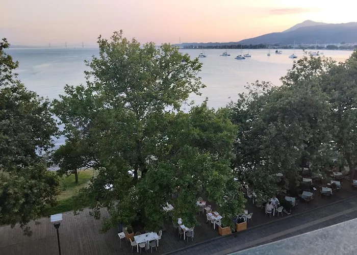 Πέτρινο Στη Θάλασσα