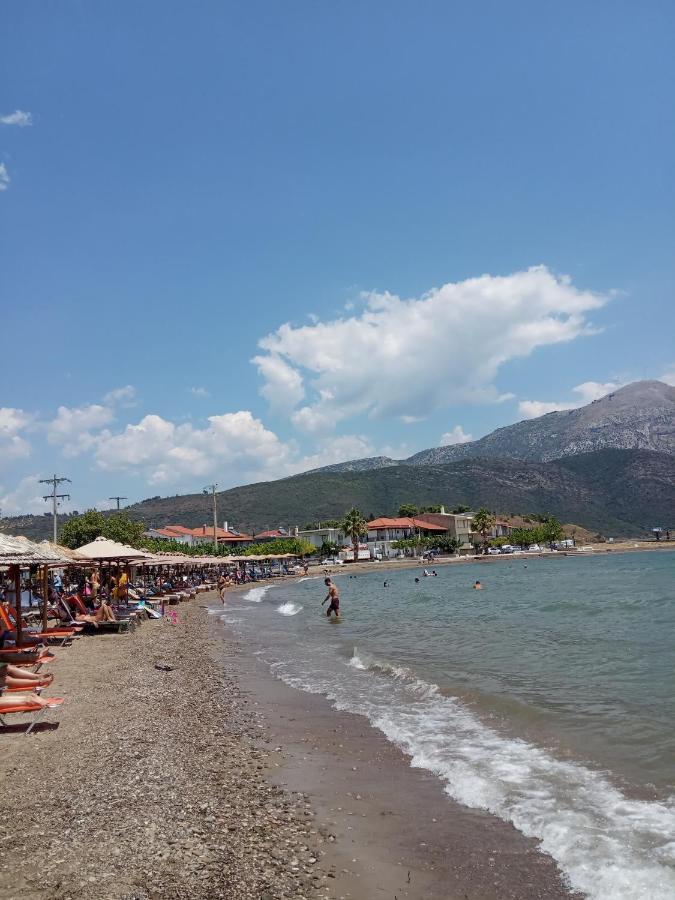 πέτρινο στη θάλασσα Apartment Nafpaktos