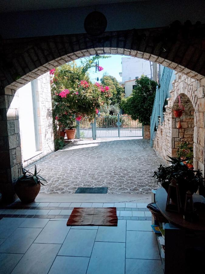 πέτρινο στη θάλασσα * Nafpaktos
