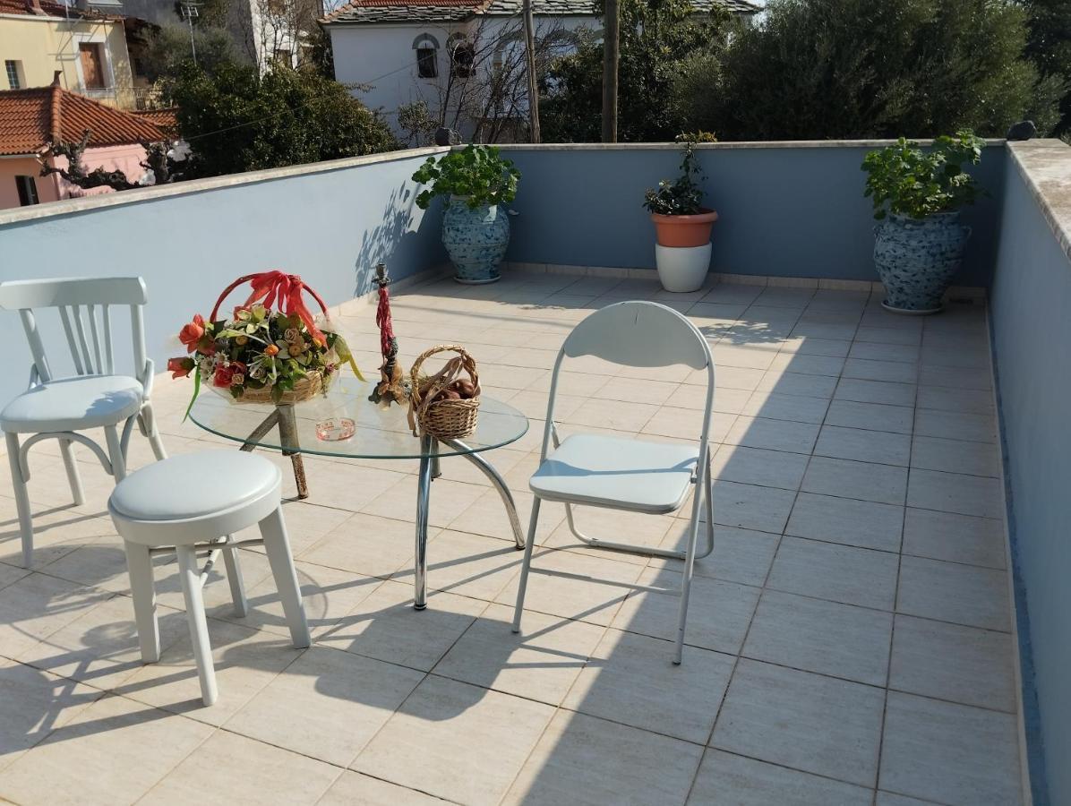πέτρινο στη θάλασσα *